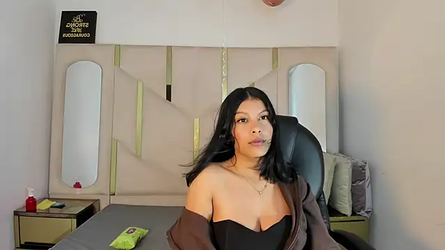 Salmaportman69 online show from 02/04/26, 09:10