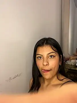 Snapshot of Salmaportman69 chatting on 03/15/25, 04:13 Salmaportman69 online show from 03/15/25, 04:13