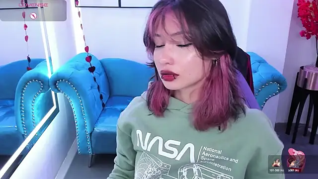 Akaza Hakuji  online show from 02/12/26, 12:27