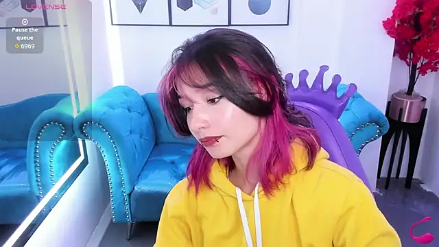 Akaza Hakuji  online show from 01/07/26, 12:32