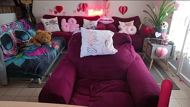 Miss luxiole online show from 02/17/26, 09:28