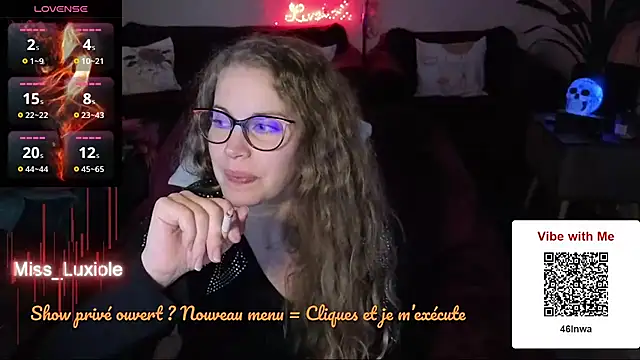 Miss luxiole online show from 10/31/25, 03:14