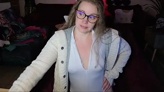 Miss luxiole online show from 11/18/25, 06:06