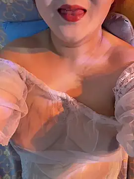 Hey-Cute online show from 10/18/25, 02:02