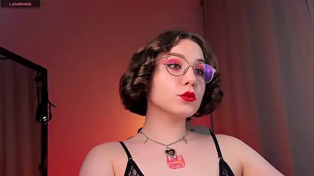 Snapshot of Eva_Moss_ chatting on 02/19/25, 11:57 Eva Moss online show from 02/19/25, 11:57