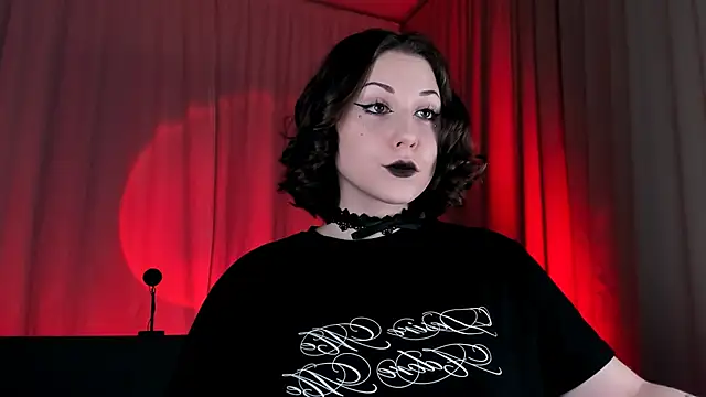 Eva Moss  online show from 10/22/25, 07:24