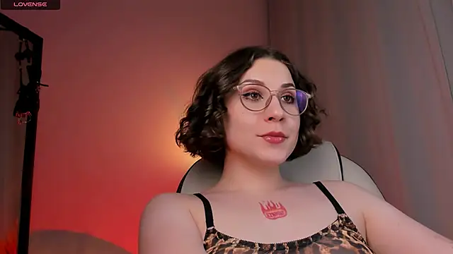 Snapshot of Eva_Moss_ chatting on 02/24/25, 03:33 Eva Moss online show from 02/24/25, 03:33