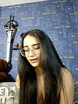 Snapshot of LittleX_Angel chatting on 02/11/25, 12:47 LittleX Angel online show from 02/11/25, 12:47