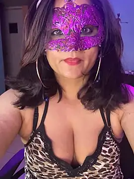 Snapshot of Ayeshaa__25 chatting on 03/06/25, 03:24 Ayeshaa  25 online show from 03/06/25, 03:24