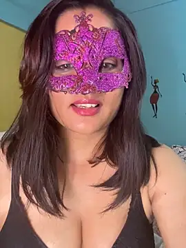 Snapshot of Ayeshaa__25 chatting on 02/05/25, 04:47 Ayeshaa  25 online show from 02/05/25, 04:47