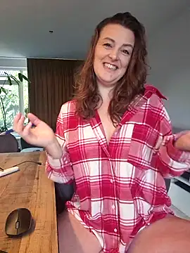 cumtomama online show from 10/04/25, 11:34