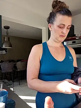 cumtomama online show from 09/29/25, 09:27