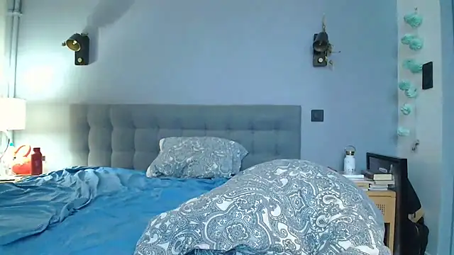 KattyFR online show from 10/27/25, 07:53