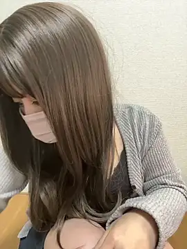 Snapshot of momo-love chatting on 03/15/25, 04:57 momo-love online show from 03/15/25, 04:57