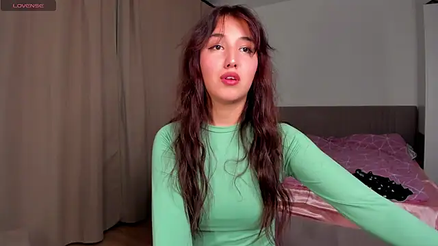 Snapshot of anna_elfi chatting on 10/05/25, 05:03 anna elfi online show from 10/05/25, 05:03