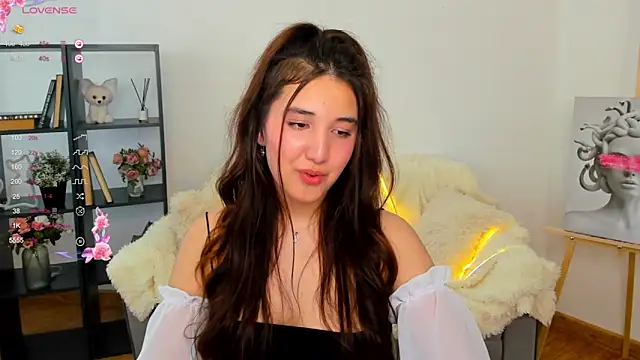 Snapshot of anna_elfi chatting on 03/08/25, 09:50 anna elfi online show from 03/08/25, 09:50