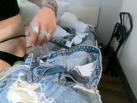 AQuickPhyx online show from 02/16/25, 03:59