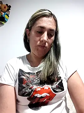 CHARLOTTE 1711 online show from 02/05/26, 04:30