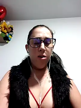 CHARLOTTE 1711 online show from 10/24/25, 03:38