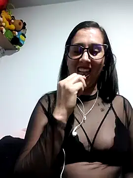 CHARLOTTE 1711 online show from 11/17/25, 03:21