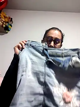 CHARLOTTE 1711 online show from 10/15/25, 04:00