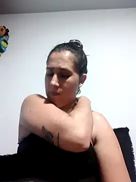 CHARLOTTE 1711 online show from 11/25/25, 04:46