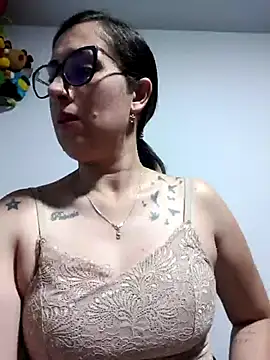 CHARLOTTE 1711 online show from 11/19/25, 03:39