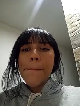 Snapshot of juli_love11 chatting on 01/25/25, 04:45 juli love11 online show from 01/25/25, 04:45