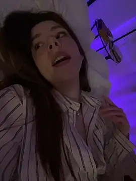 Snapshot of Mary_Leaf chatting on 02/27/25, 10:31 Mary Leaf online show from 02/27/25, 10:31