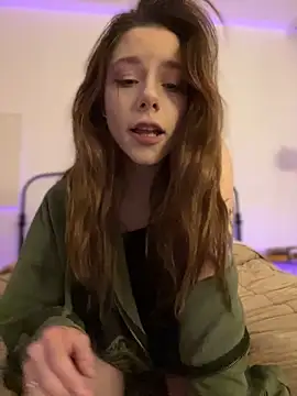 Snapshot of Mary_Leaf chatting on 02/06/25, 12:22 Mary Leaf online show from 02/06/25, 12:22