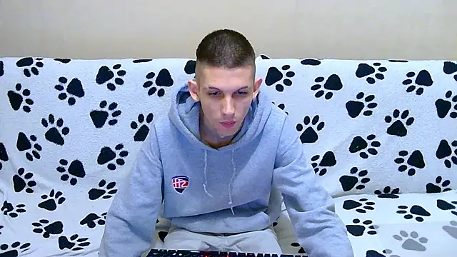 Lester Broo online show from 04/05/26, 09:21