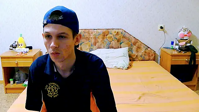 Lester Broo online show from 03/04/25, 05:03