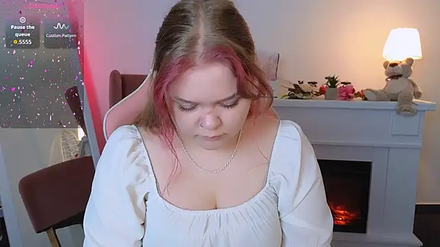 Erica  Alta online show from 09/17/25, 05:42