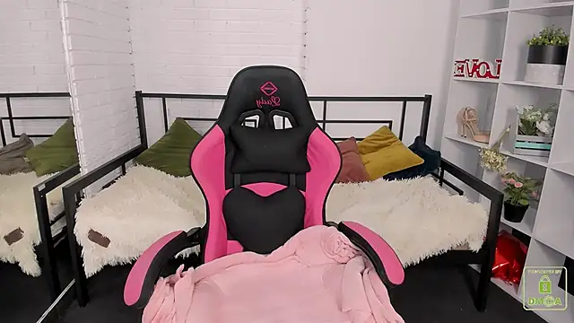 Erica  Alta online show from 10/11/25, 05:30