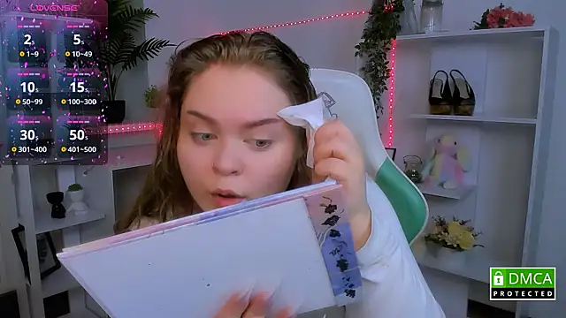 Erica  Alta online show from 11/28/25, 07:08