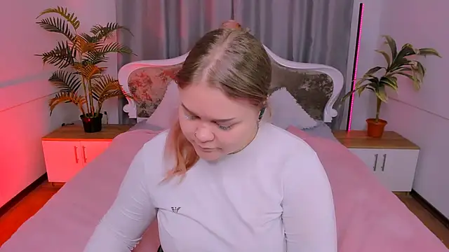 Erica  Alta online show from 12/05/25, 06:34