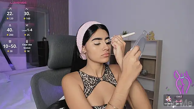 BellaaStorm online show from 09/28/25, 12:56