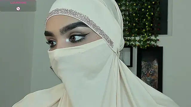 Maissa Alabi online show from 10/10/25, 03:35