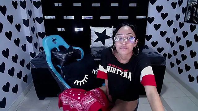 victoria ricci a online show from 02/15/25, 08:12