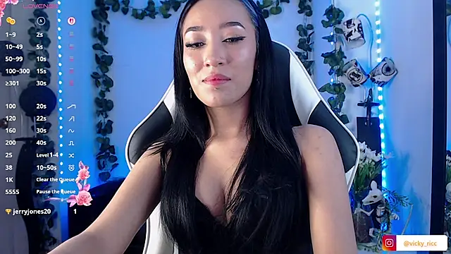 victoria ricci a online show from 10/10/25, 04:57