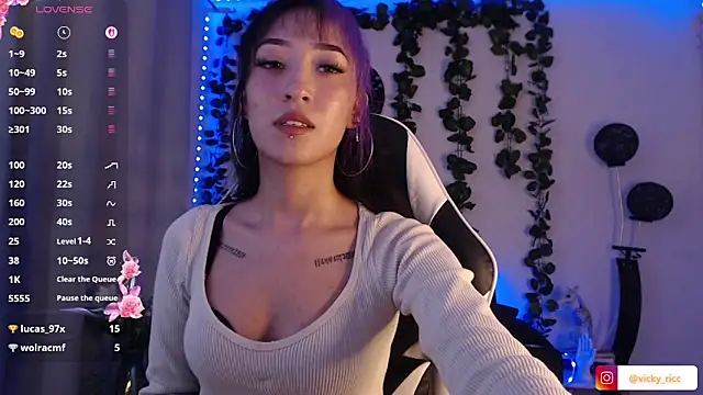 victoria ricci a online show from 12/13/25, 09:43