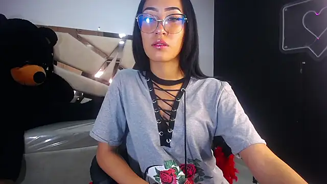 victoria ricci a online show from 03/08/25, 04:39