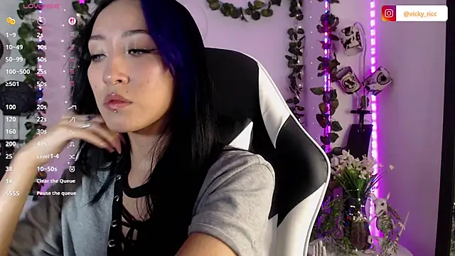 victoria ricci a online show from 09/09/25, 04:33