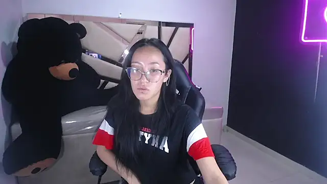 victoria ricci a online show from 03/06/25, 04:38