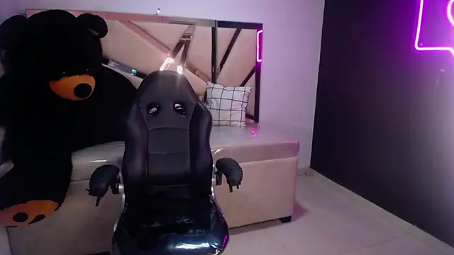 victoria ricci a online show from 03/15/25, 04:43