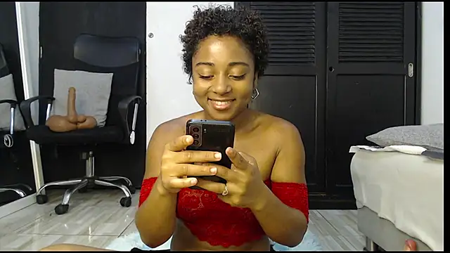 Snapshot of avis_lara chatting on 04/30/26, 07:26 avis lara online show from 04/30/26, 07:26