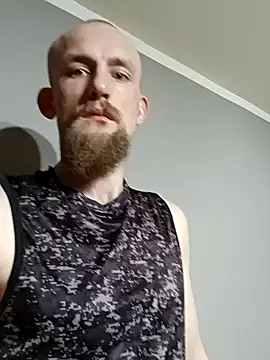 Snapshot of larzik94 chatting on 02/11/26, 06:30 larzik94 online show from 02/11/26, 06:30