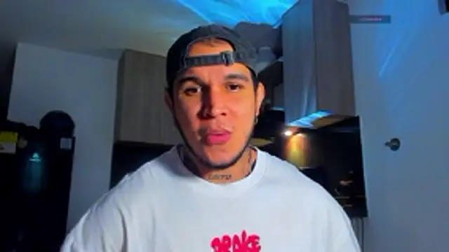 austinoficial online show from 04/14/26, 04:17