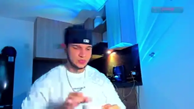 austinoficial online show from 04/08/26, 01:18