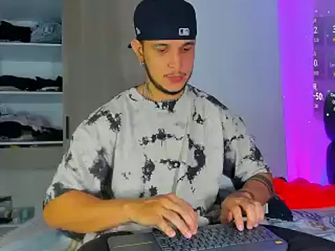 austinoficial online show from 01/08/26, 02:06